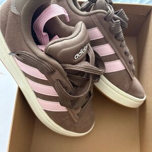 Adidas Women's Sneakers in Brown and Light Pink